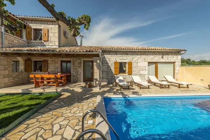 Ferienhaus  Natale mit Pool in Zentralistrien