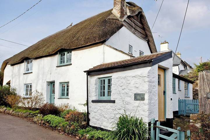 Log cabin for 2 people, with garden, with pets in Dawlish