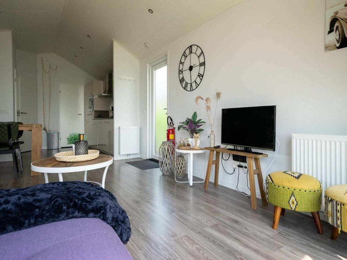 Two-Bedroom Chalet in Bovenkarspel, Markermeer