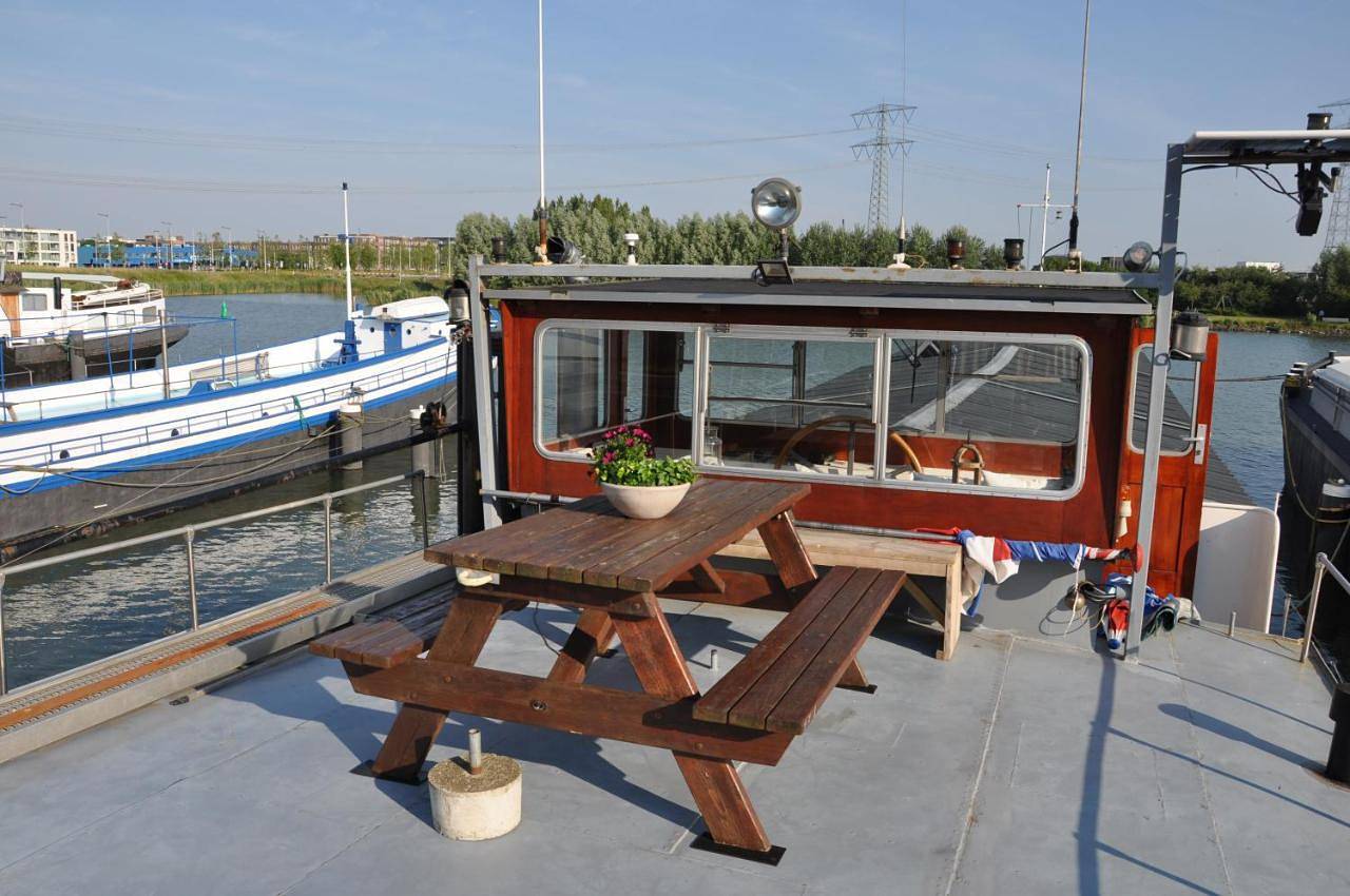 Geheel vakantieappartement, Private Lodge on Houseboat Amsterdam in Amsterdam Oost, Nederlandse kust
