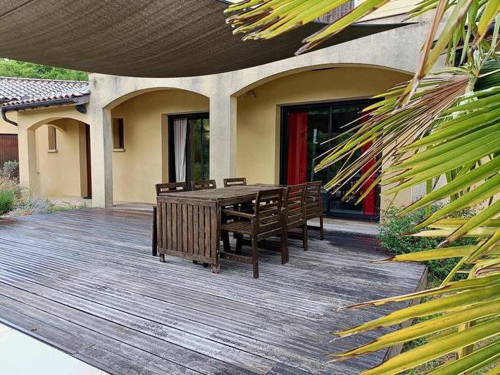 Location de vacances pour 6 personnes, avec piscine et jardin à Veyrignac - 4