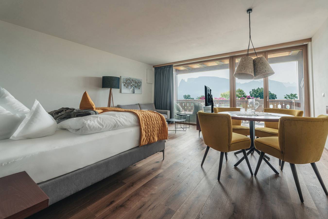 Ganze Wohnung, Apartment 'By Bemelmans' mit Bergblick, Balkon und Wlan in Klobenstein, Ritten