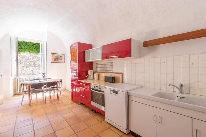 Gîte pour 9 personnes, avec Terrasse et Vue à Lugny - 3