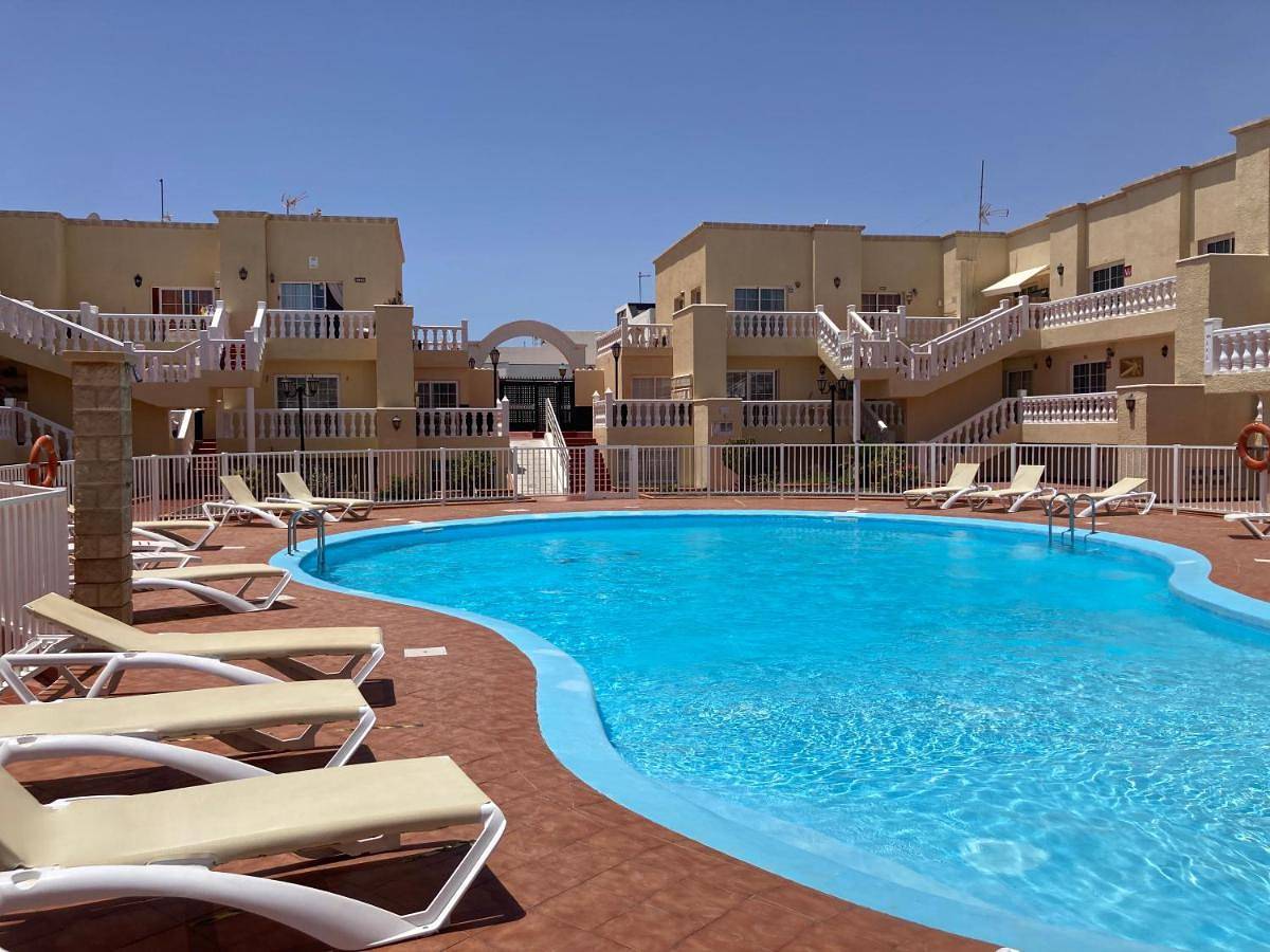 Apartment with Pool View in Caleta de Fuste, Antigua