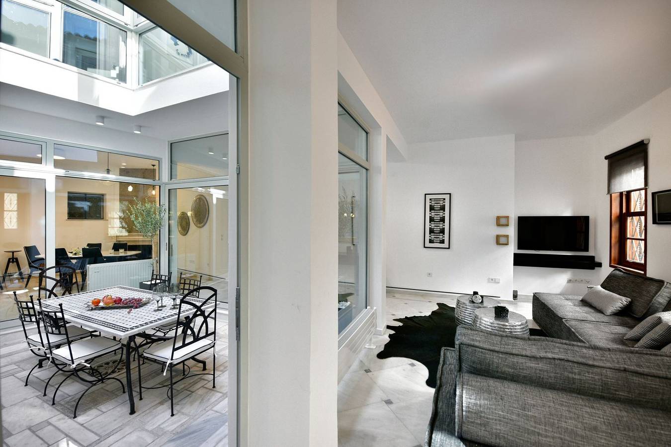 Elegant Plaka Townhouse | Aldis Mansion | 3 Bedrooms | Central Athens Location in Zentral-Athen, Athen