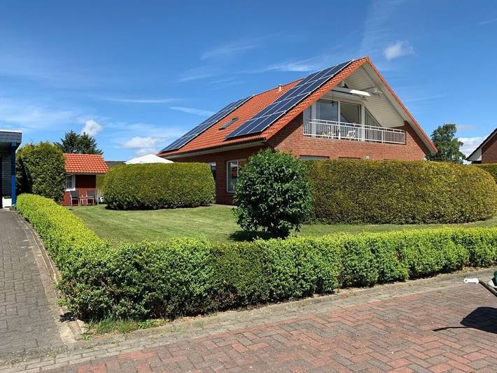 Ferienhaus für 10 Personen, mit Garten in Burhave