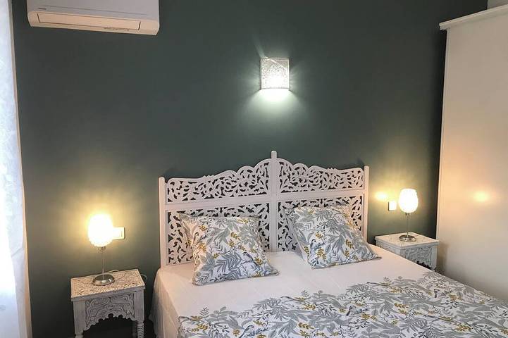 Gîte pour 4 personnes, avec piscine ainsi que jardin et jacuzzi à Manso (homonymie) - 4