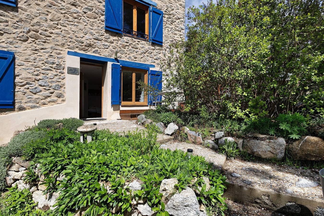 Studio entier, Studio « Sorbier Des Oiseaux » avec vue sur la montagne, terrasse privée et Wi-Fi in Font-Romeu-Odeillo-Via, Parc naturel régional des Pyrénées catalanes