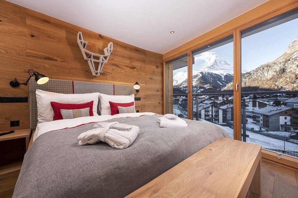 Nepomuk: Luxury 5 Star Chalet includes 3 apartments with heated outdoor-pool in Zermatt, Wallisian Alps