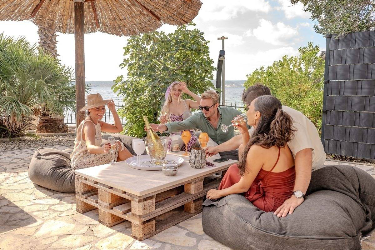 Ganze Ferienwohnung, 1.Og Starigrad /Finca in Maslenica, Zadar