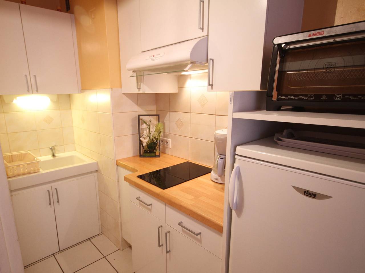 Entire studio, Cozy 2* Studio, Central Location, Balcon, Wi-Fi, Parking in Brides-les-Bains, Les Trois Vallées
