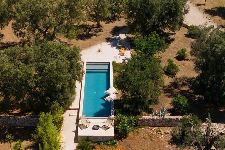 Holiday Home 'Trulli Kairos' with Private Pool, Wi-Fi and Air Conditioning in Ostuni, Salento