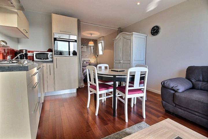 Gîte pour 2 personnes, avec Terrasse ainsi que Jardin et Vue à Trévou-Tréguignec - 3