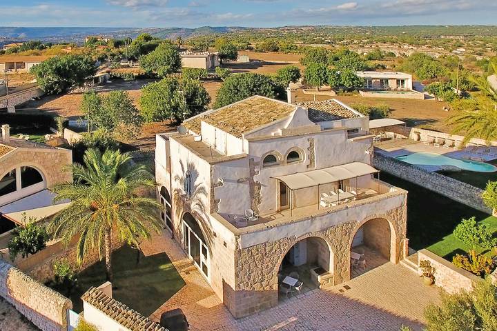 Villa per 10 persone, con terrazza e piscina in Sicilia