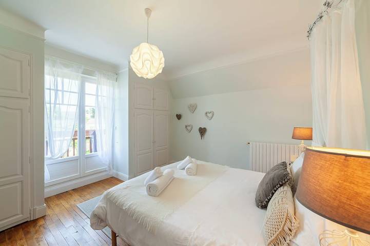 Location de vacances pour 15 personnes, avec jacuzzi ainsi que jardin et balcon à Cellettes - 4