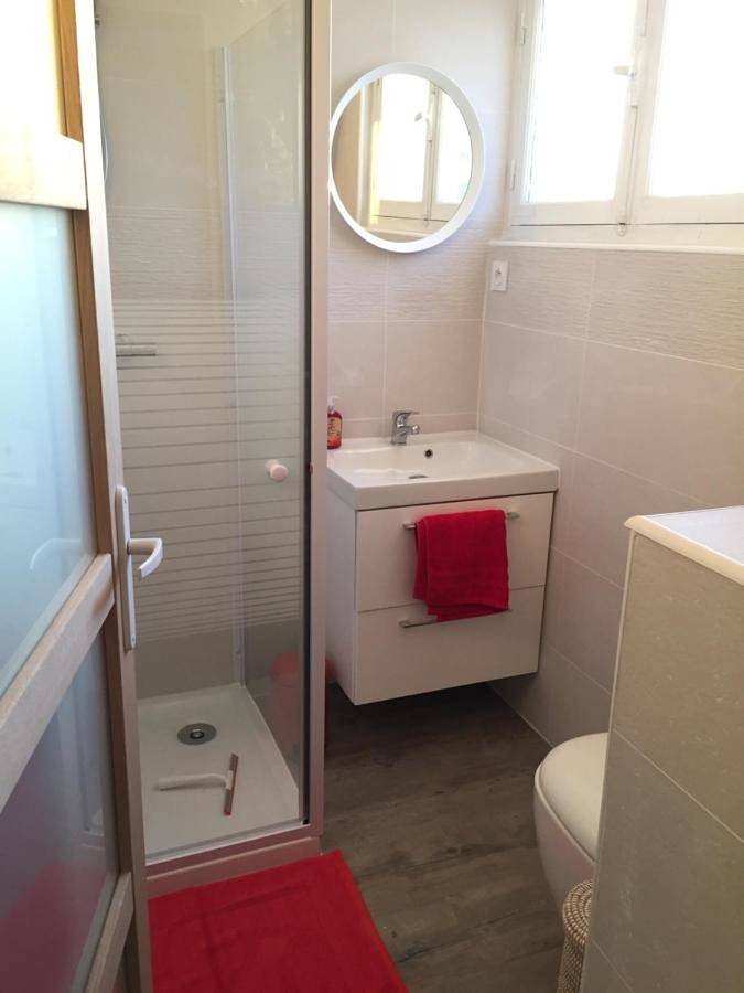 Double Room in Grignan, Région de nyons