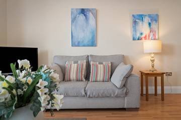 Lodge for 4 People in Tenby, Pembrokeshire, Photo 2