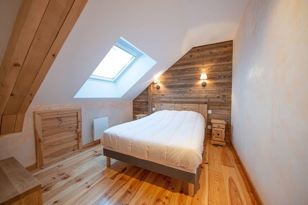 Spacious Chalet for 14 in Scenic Vosges – Spa, Games Room, Pet-Friendly in Ban-sur-Meurthe-Clefcy, Parc naturel régional des Ballons des Vosges