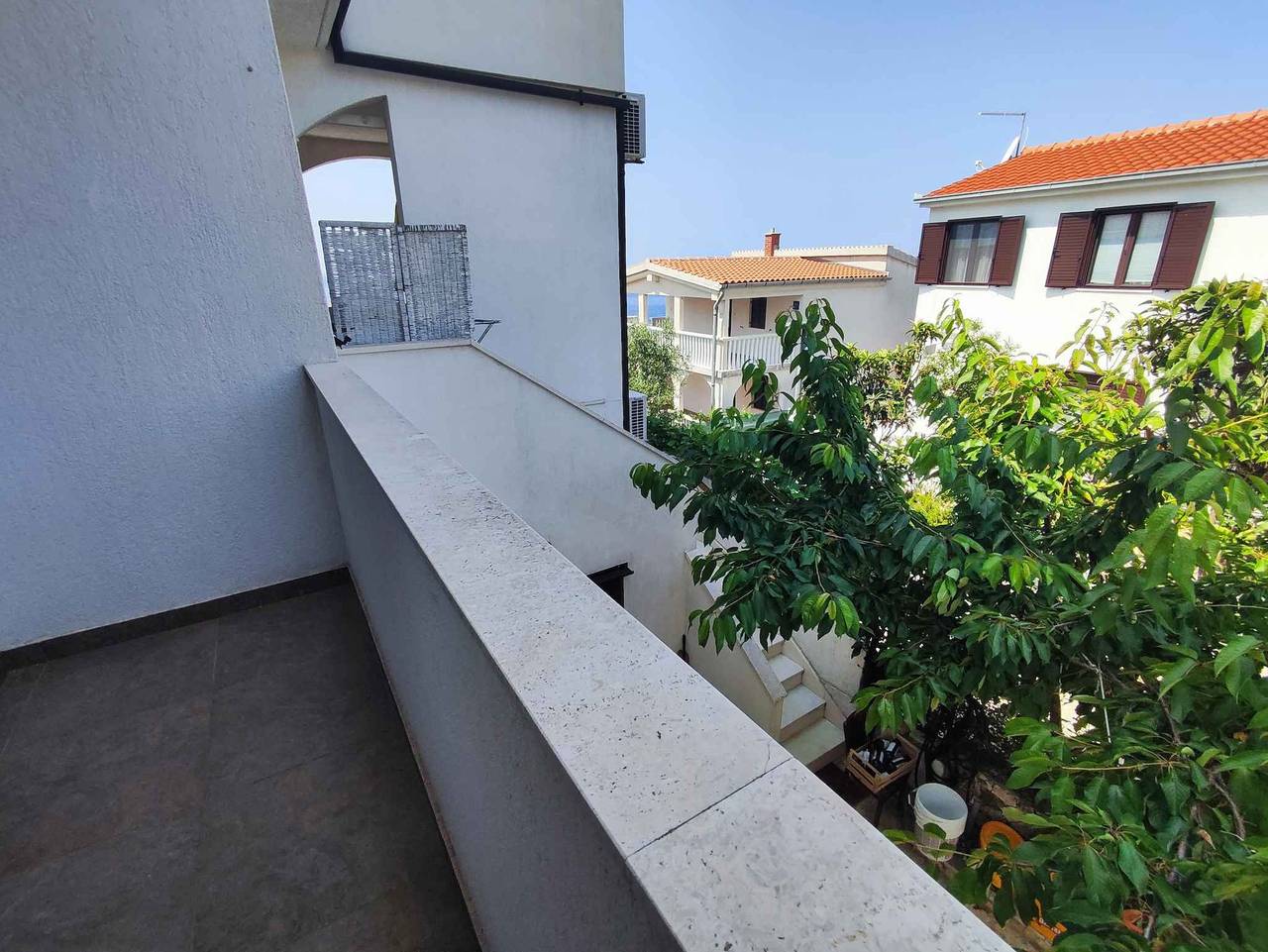 Appartement de vacances entier, Appartement de vacances à 20 m de l'Adriatique  in Rogoznica, Šibenik-Knin