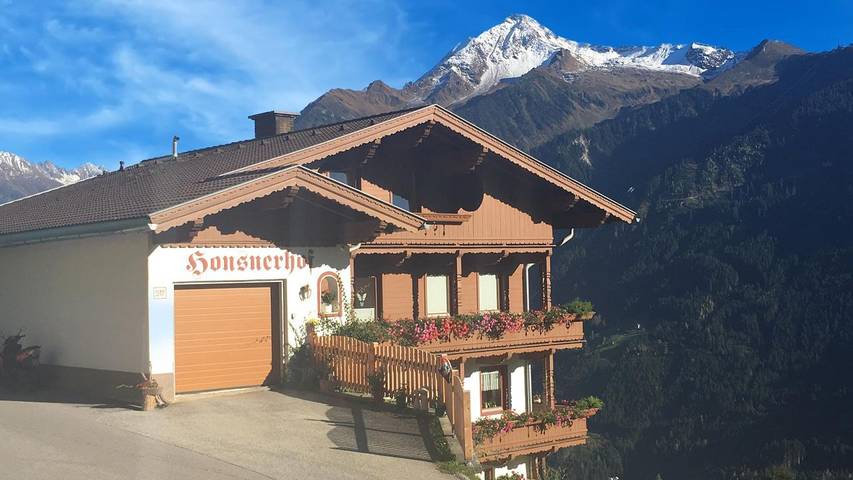 Hütte für 8 Personen, mit Balkon in Finkenberg