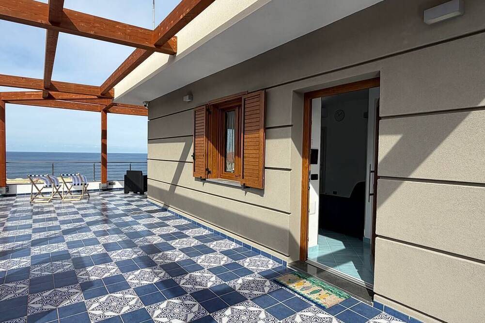The Sun House in Palinuro, Cilento