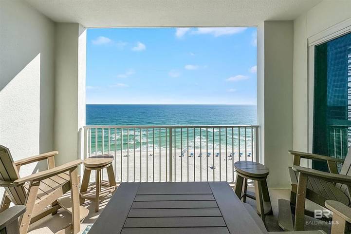 Vacation rental for 8 people, with pool and yard by Orange Beach