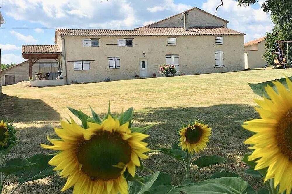 Maison de campagne, piscine privative, proche château de Duras in Pardaillan, Région de Marmande