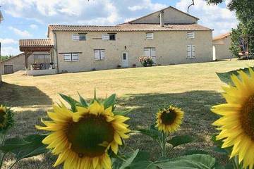Gîte pour 8 personnes, avec terrasse et jardin à Pardaillan