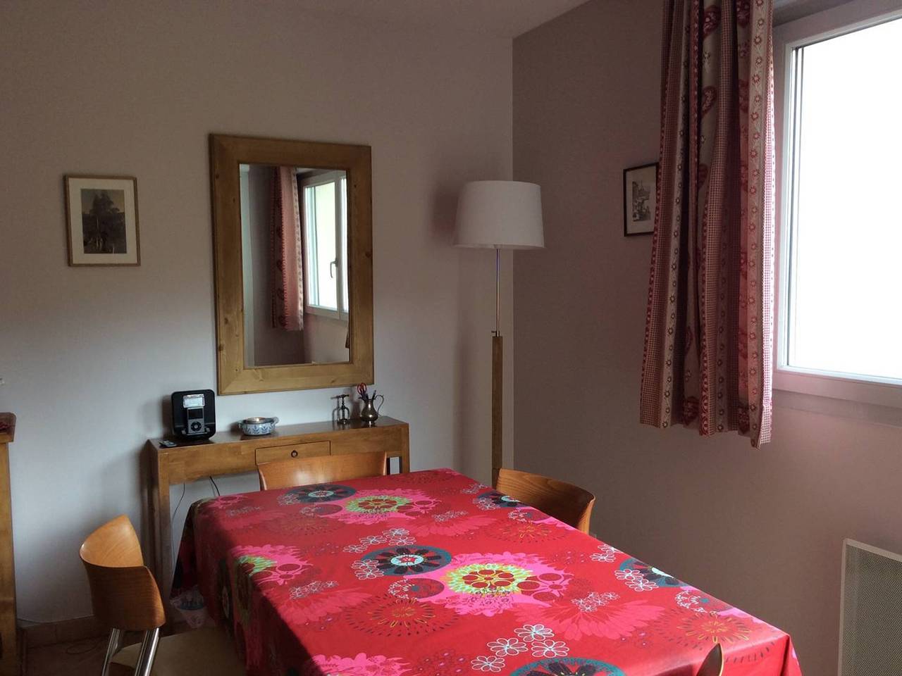 Appartement entier, Appartement Fonctionnel avec Balcon, Garage et Wifi - Parfait pour 4 Personnes près des Pistes in Villard-de-Lans, Parc naturel régional du Vercors