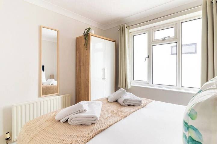 Ganze Wohnung, Incredible Sea View 2 bedroom Beach Apartment in Boscombe, Bournemouth