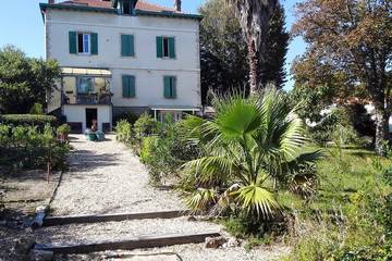 Gîte pour 4 personnes, avec jardin dans Plage Chambre d'Amour