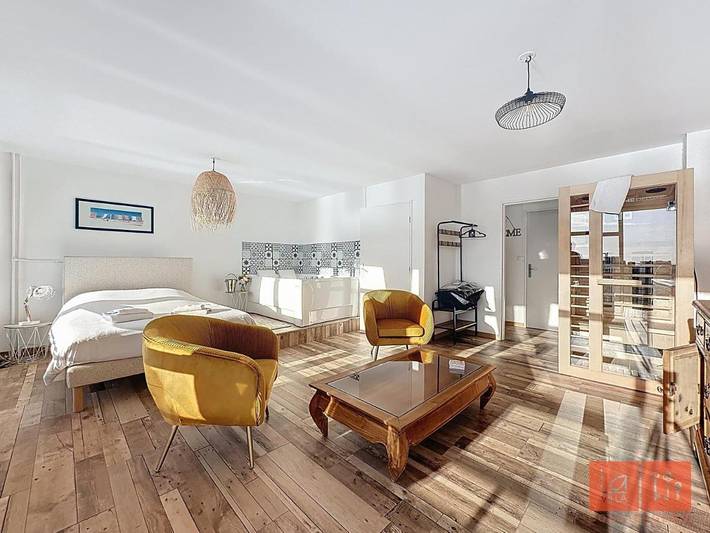 Location de vacances pour 2 personnes, avec jacuzzi ainsi que sauna et balcon à Boulogne-sur-Mer