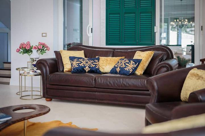Fully Serviced Beachfront Extravagance- Heated Pool, Jacuzzi, Mesmerizing Sunset in Milna, Brac