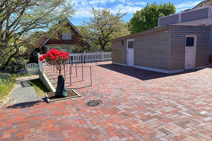 Appartement entier, Appartement exclusif avec grande terrasse près de la plage avec sauna in Langeoog