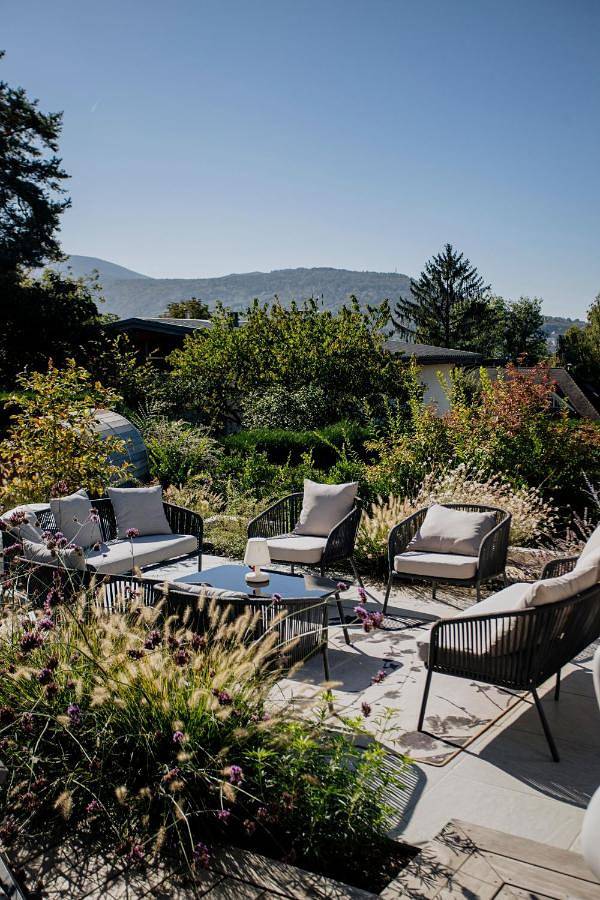 Location de vacances pour 8 personnes, avec jardin et vue ainsi que piscine et vue sur le lac à Annecy-le-Vieux - 2