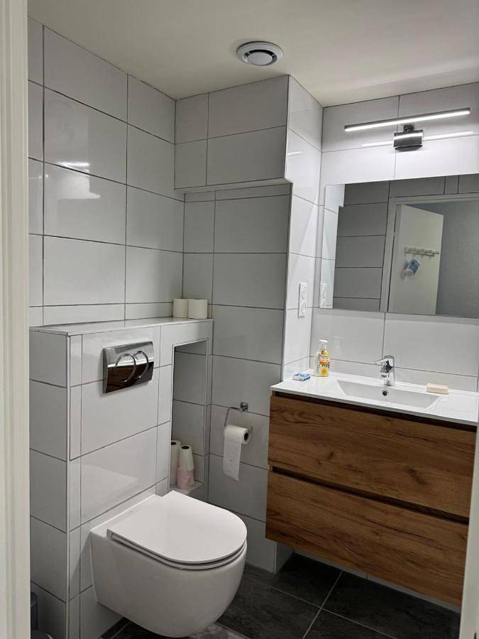 Gîte pour 4 personnes, avec terrasse dans Gare D Antibes - 3