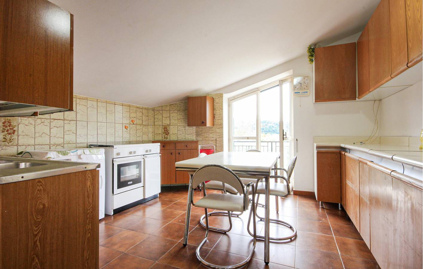 Entire holiday apartment, Sea View Apartment with Wifi, TV, Parking & Kitchen - 900m to Beach in Casal Velino, Cilento Coast
