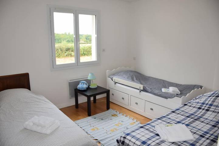 Location de vacances pour 13 personnes, avec sauna et jardin ainsi que terrasse et jacuzzi à Bourbon-Lancy - 3