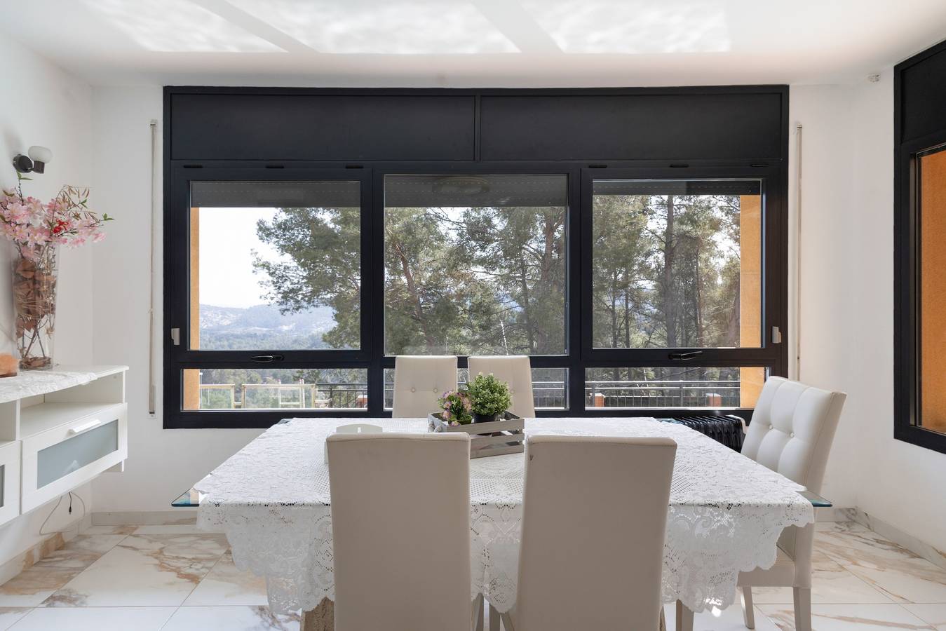 Villa « Camarassa » avec vue sur la mer, Wi-Fi et climatisation in Cervelló, Barcelone l'intérieur des terres