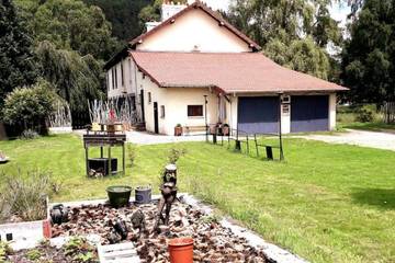 Gîte pour 4 personnes, avec jardin, adapté aux familles à La Houssière