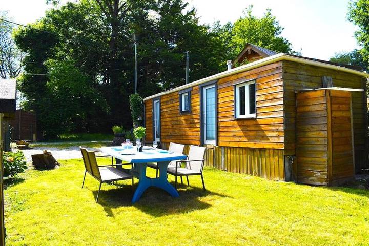 Gîte pour 4 personnes, avec terrasse et jardin dans Saint-Julien-de-la-Liègue