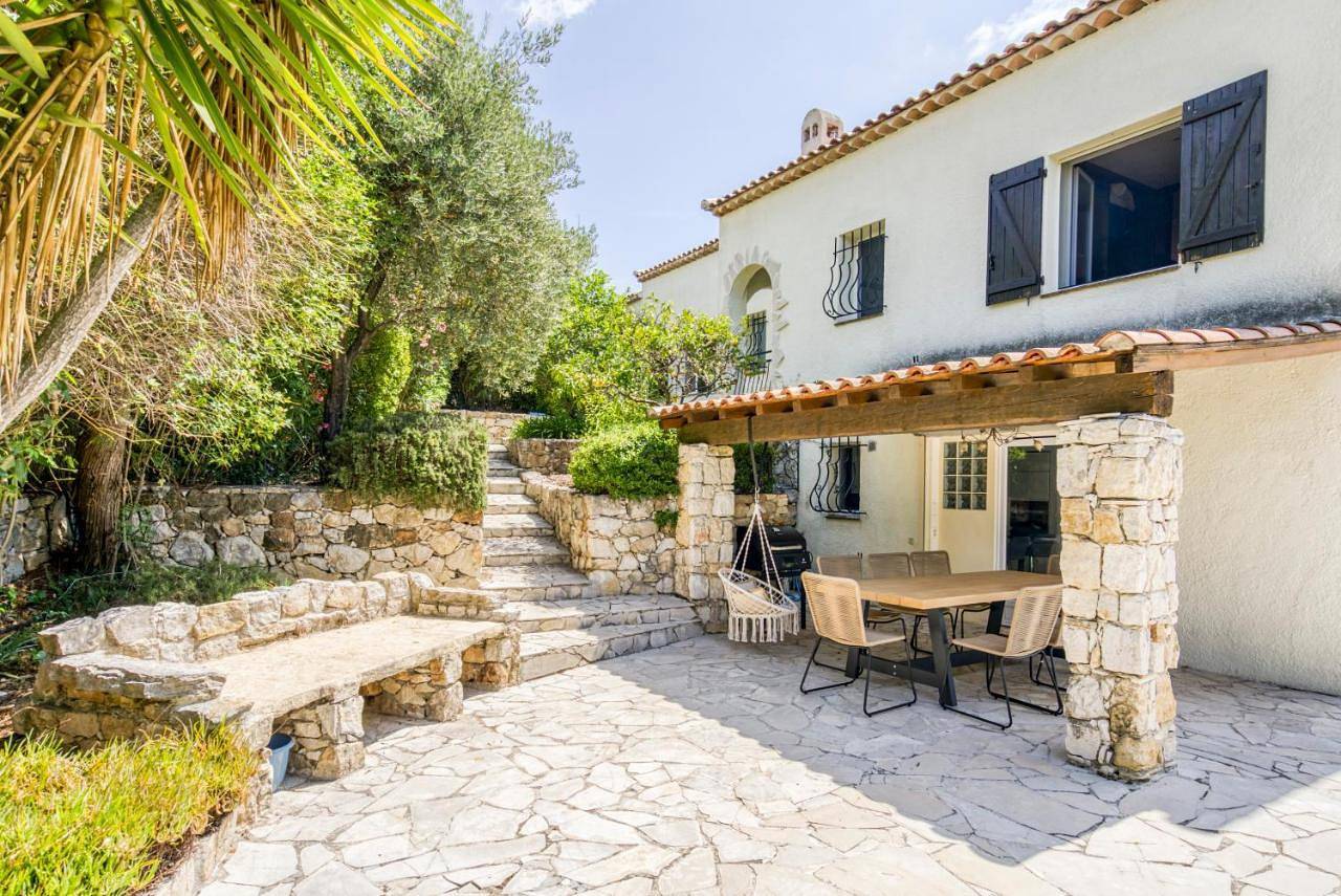Villa Inti - piscine, jardin privé & barbecue in Antibes, Mittelmeerküste (Frankreich)