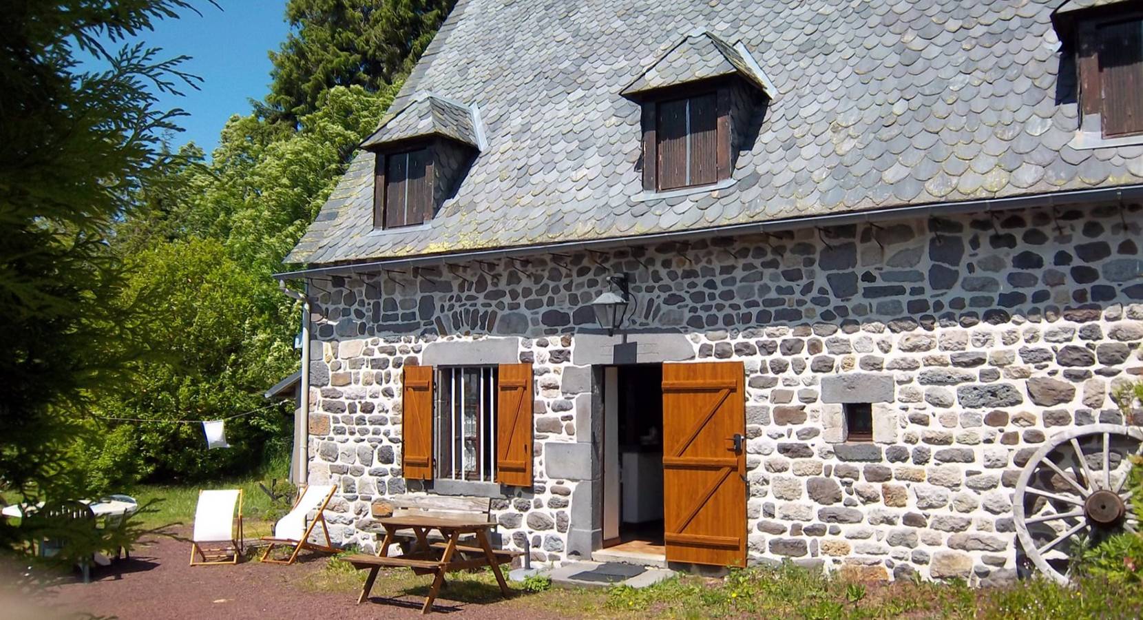 Maison individuelle 70 m², fermette auvergnate in Murat-le-Quaire, Parc naturel régional des Volcans d'Auvergne