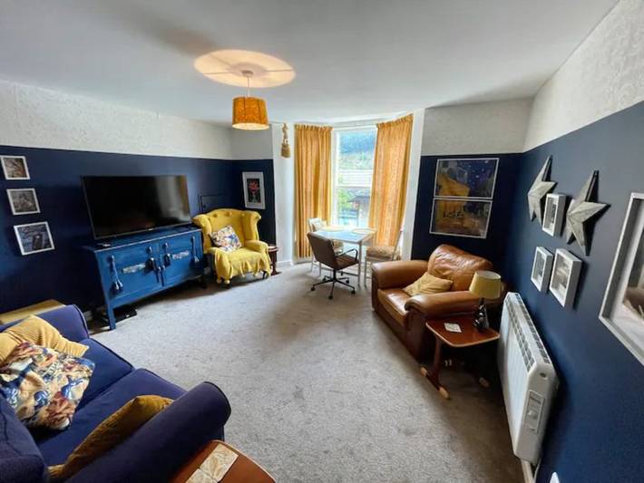 Glamping for 4 people in Peak District