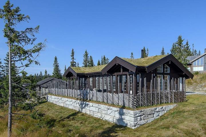 Feriehus for 8 personer, med sauna og hage i tillegg til terrasse, barnevennlig i Ringsaker 
