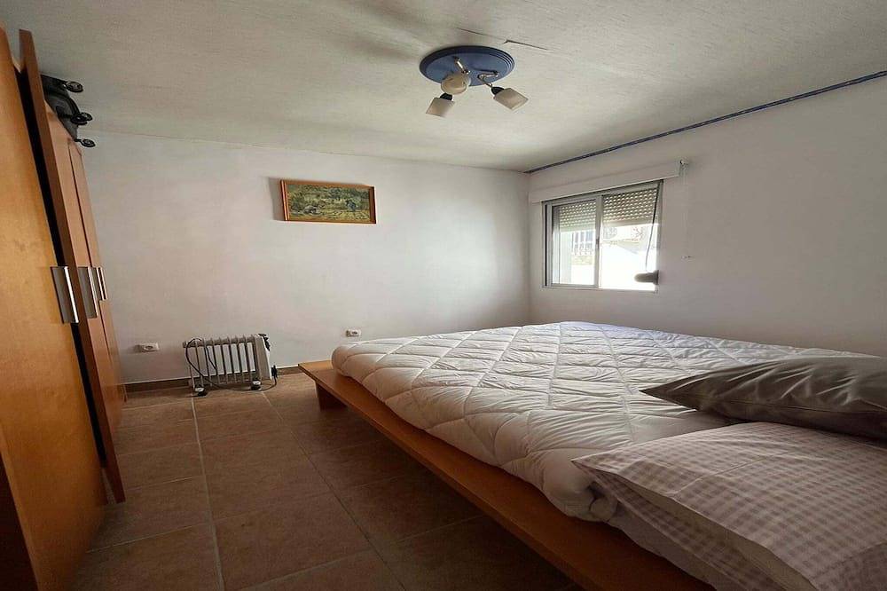 Entire apartment, Apartment in Sevilla near City Center in San Juan de Aznalfarache, Sevilla Province