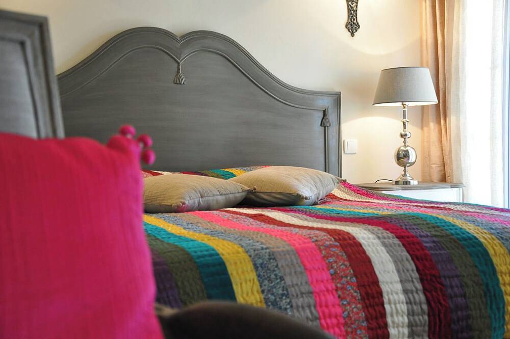 Mas Le 7 - Chambre Rosalie - 2 (basic rate) to 4 people in Saint-Andiol, Arles region