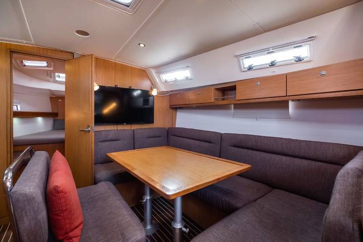 Vakantieboot 'Barco en Port Olympic' met dekken & Wi-Fi in Port Forum, Sant Adrià de Besòs