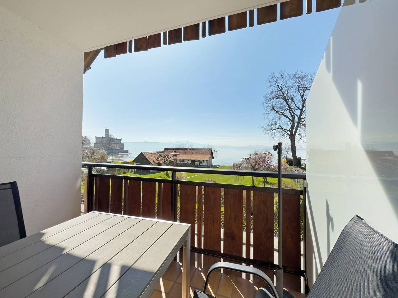 Ganze Wohnung, Gemütliche Ferienwohnung "Og1" im "Gästehaus Heinemann" direkt am Bodensee in Langenargen, Region Bodensee-Oberschwaben