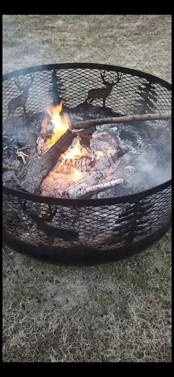 Cabin on Blackberry Hill near Mcgee Creek in Atoka County